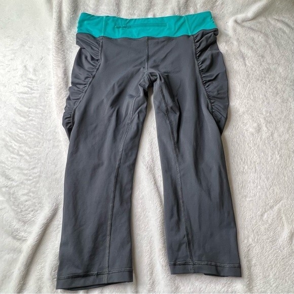 Lululemon Run Team Spirit Crop Capris - Picture 2 of 8